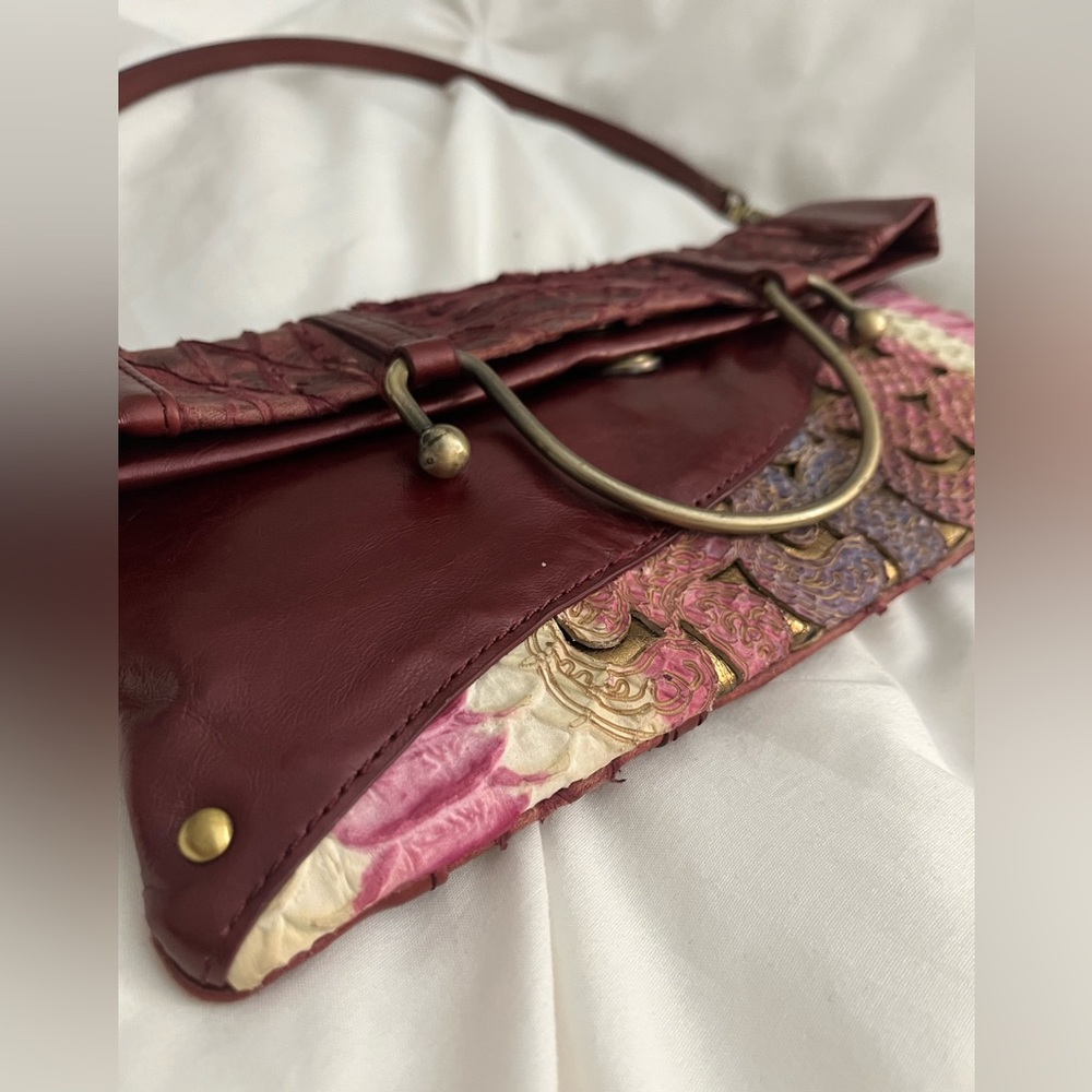 Cirque de soleil clutch